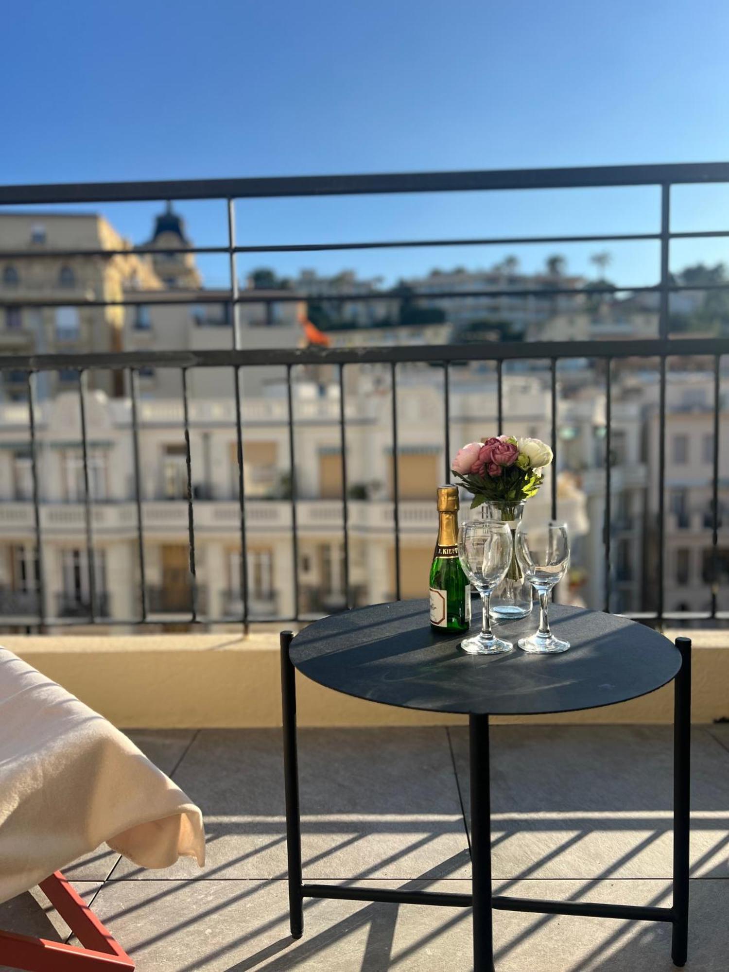 Charming Studio With Terrace Appartamento Nizza